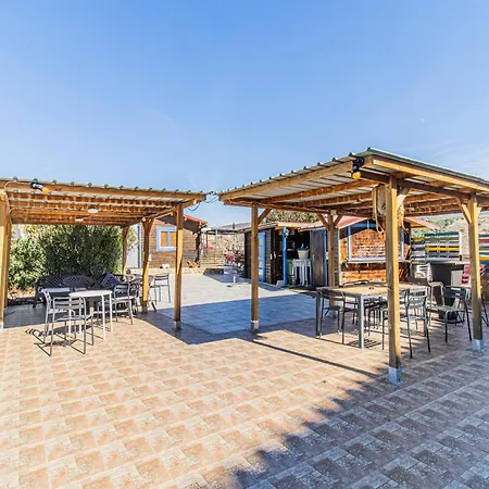 Hostel El Castillo Aninon